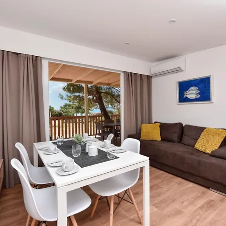 Mobilheim Direkt Am By Interhome * ウグリャン